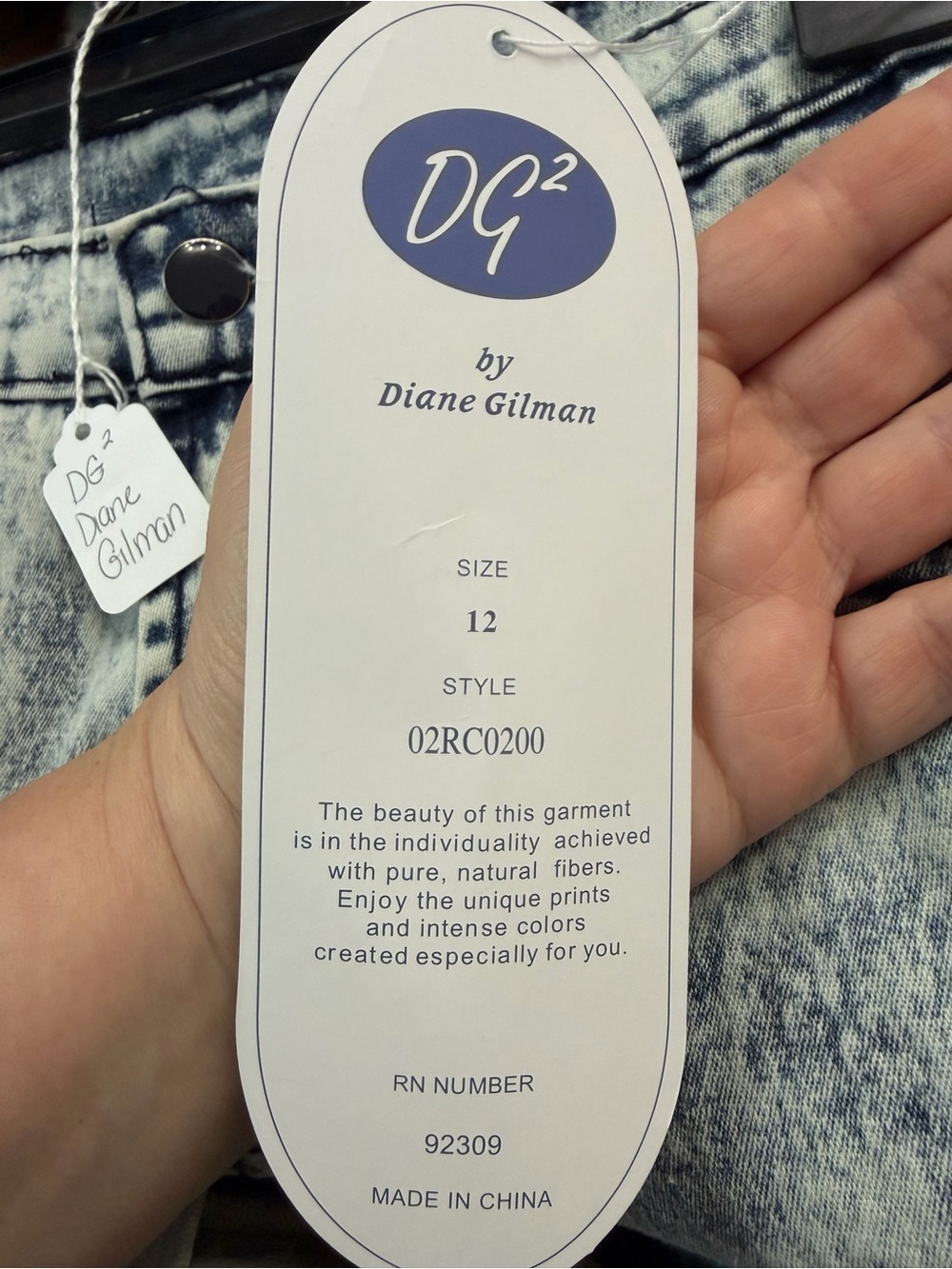 NWT DG2 by Diane Gilman Light Acid Wash Jeans #0093 - Picture 5 of 7